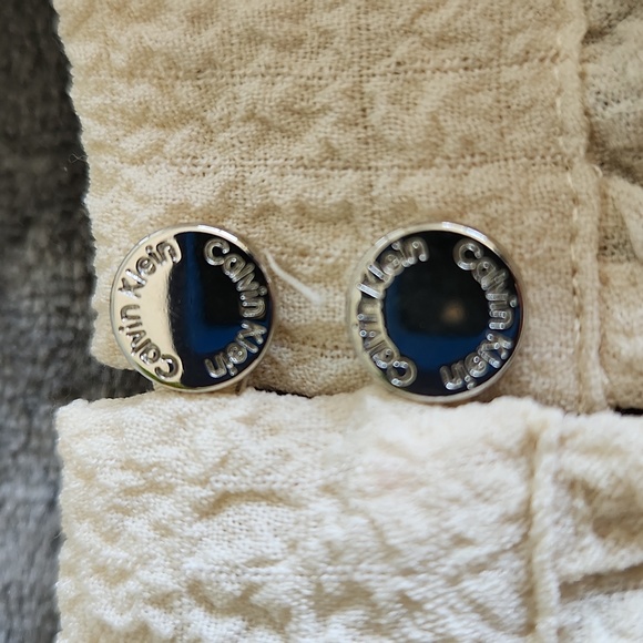 Calvin Klein, Woman's, Sz XS runs Big, light Yellow, NWT, Light Weight Blouse, - Picture 5 of 10